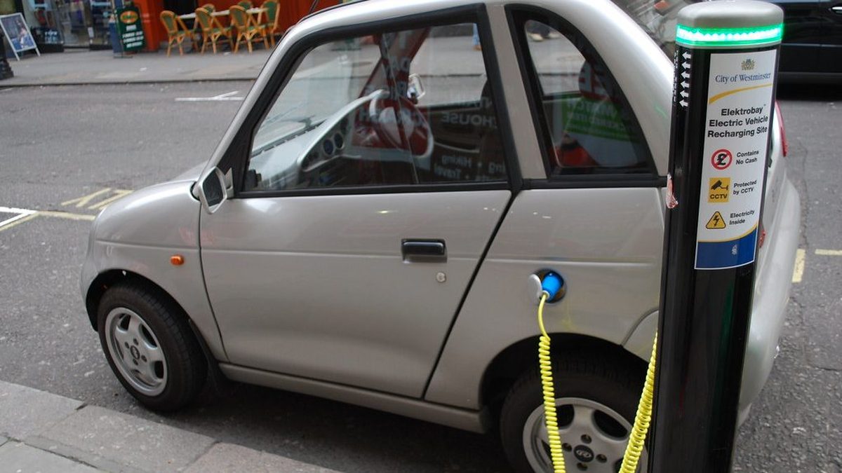 Uber lança recurso para idosos e PCDs e amplia carros elétricos no Brasil